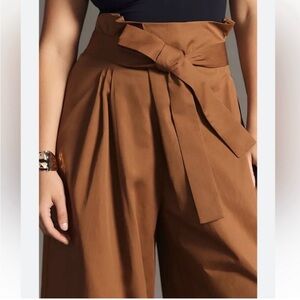 Exquise paper bag pants ; caramel color ; size large - Anthropologie brand